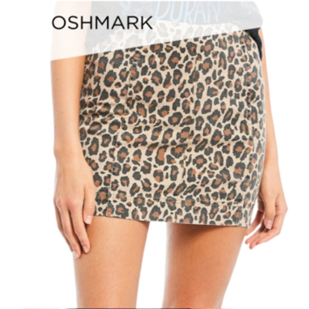 Jolt Women’s/Juniors  Leopard/Cheetah Print Mini Skirt - NWT!